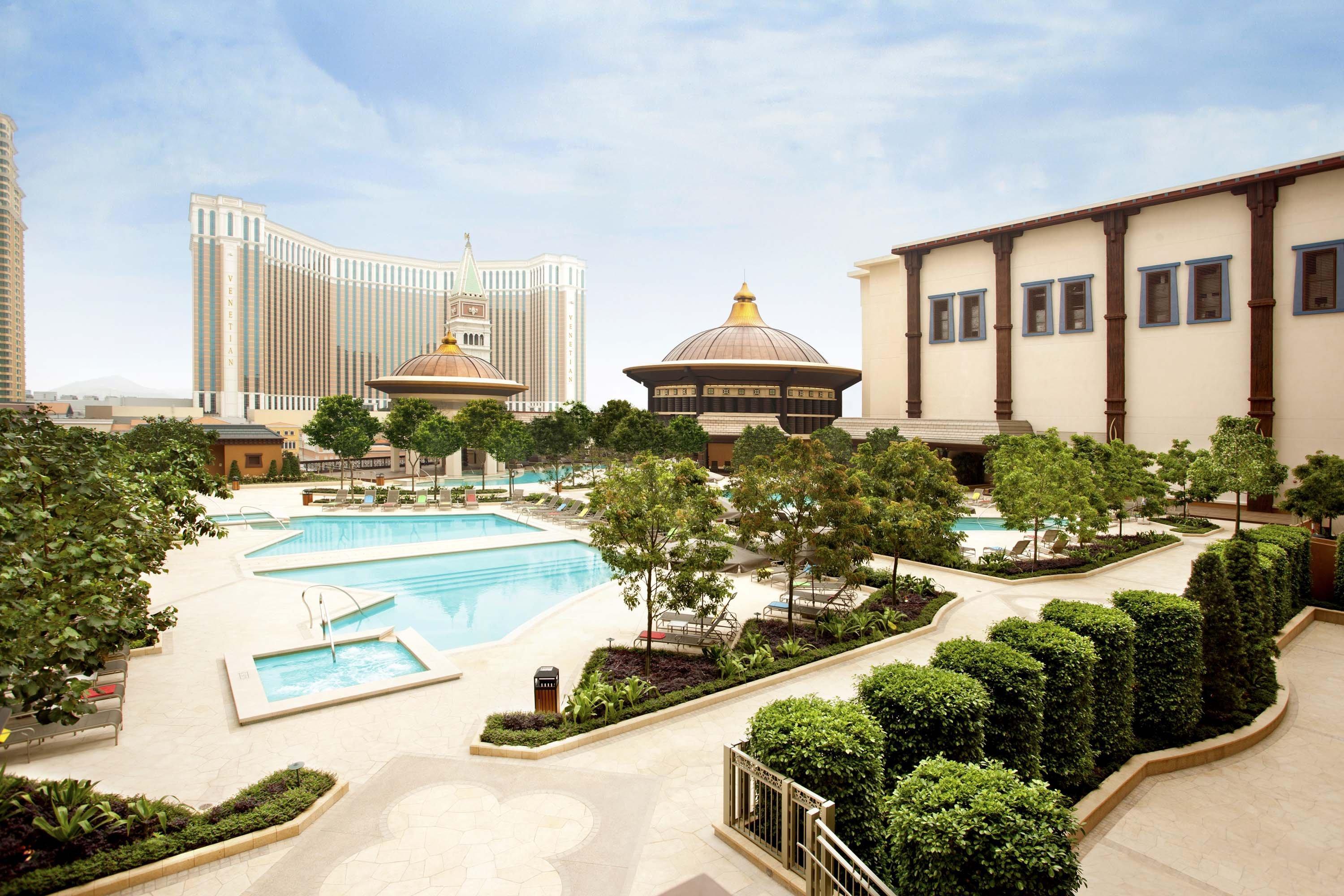 Holiday Inn Macao Cotai Central Exterior photo